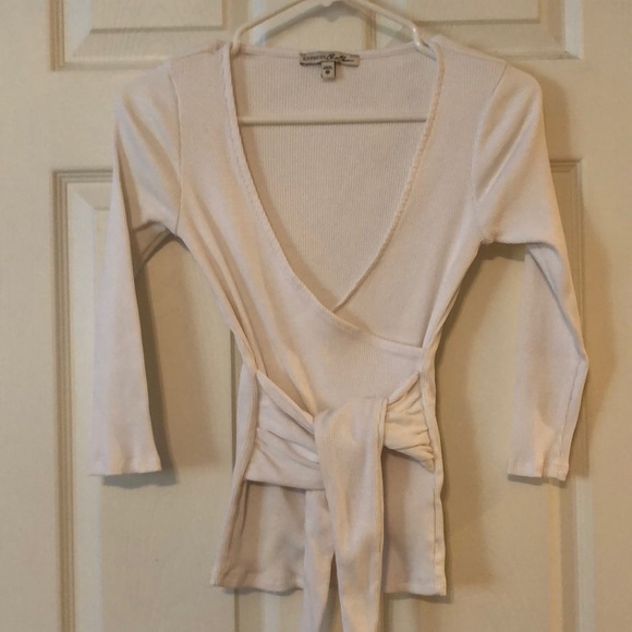 Express Tops - 🔥4/$12!Express XS white ribbed wrap tie v neck vguc